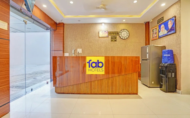 Fabhotel Paras Palace