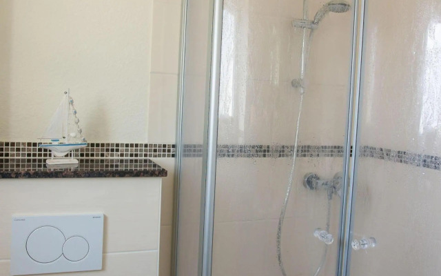 Haus-Strandburg-Duenengras