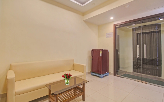 Super Townhouse Centre Point Inn Near Esplanade Metro Station
