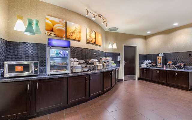 Comfort Suites
