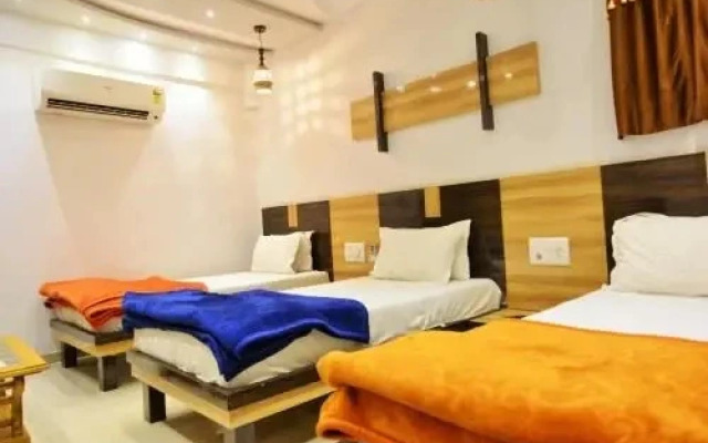 Hotel Madhav