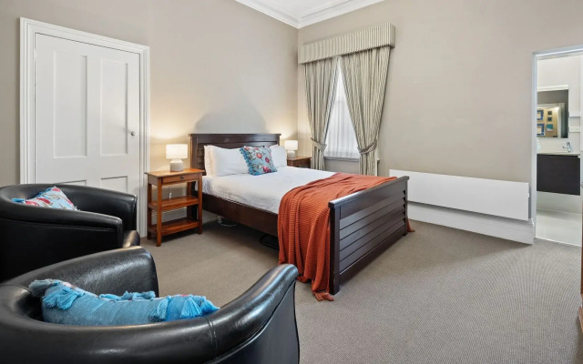 Clydesdale Manor