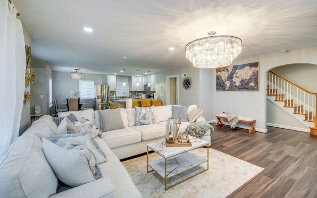 Silver Springs Home: Walk to Downtown!