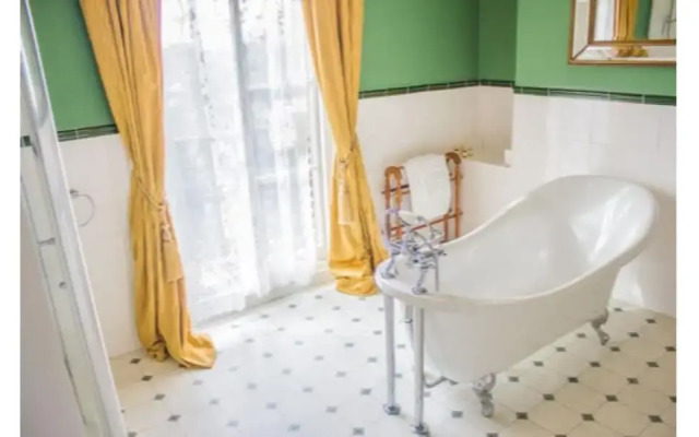 Albert Cottage Hotel