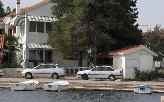 Apartment Sreca - 10m from the sea A1 Sukosan, Zadar riviera