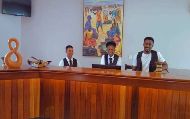 Makutano Club & Resorts