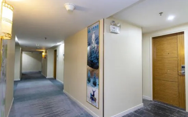 Yihyatt Hotel (Yulin Chinese Medicine Hong Kong Store)