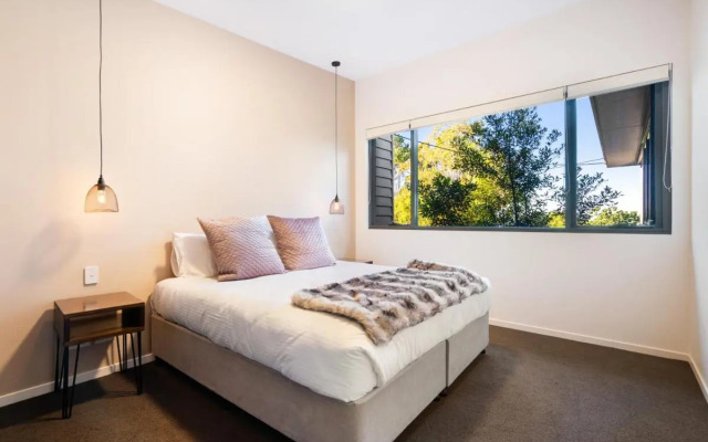 Luxury Hinterland Retreat - Family Suite with Hinterland and Ocean Views