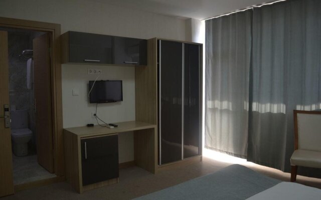 Roz Otel