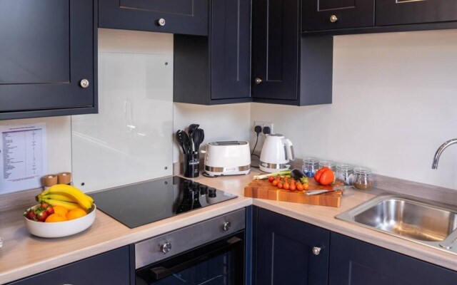 Stylish 3 Bedroom Maisonette