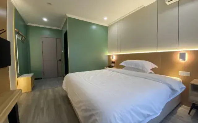 Poli Light Hotel (Beilun Port Area)