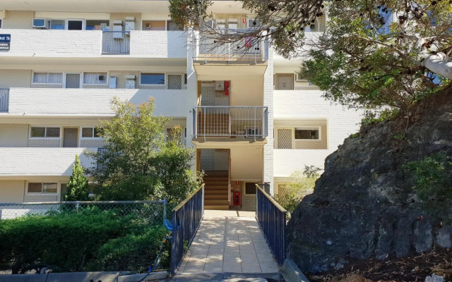 Studio 101 - First floor Fremantle studio apartment