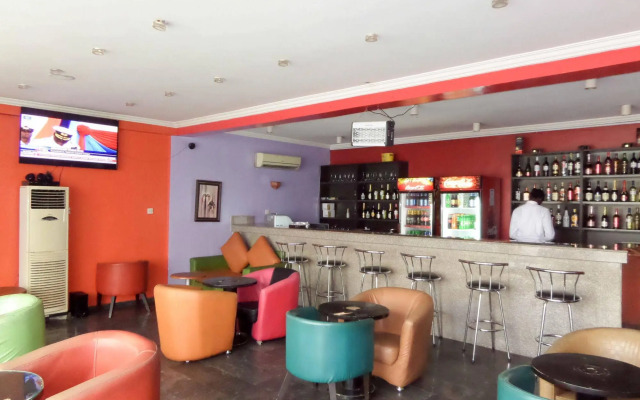 Le Real Hotel