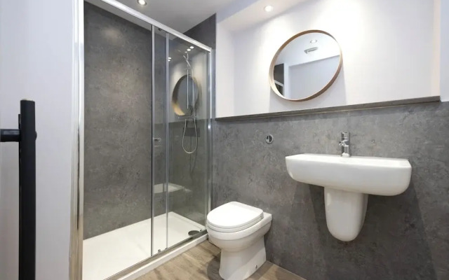 JOIVY Chic Studio near Holyrood Park