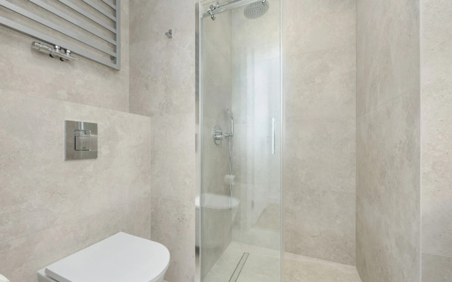 Cozy City Apartment by Renters Prestige