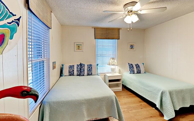 The Purple House - Four Bedroom Home