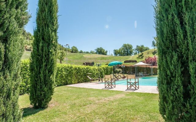 Wonderful Villa With Private Pool in the Heart of Tuscany
