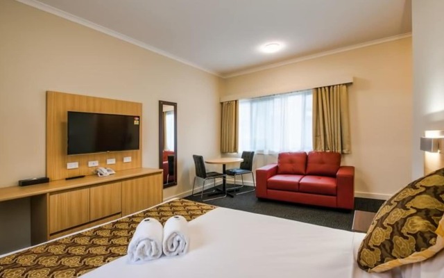 Mahoneys Motor Inn