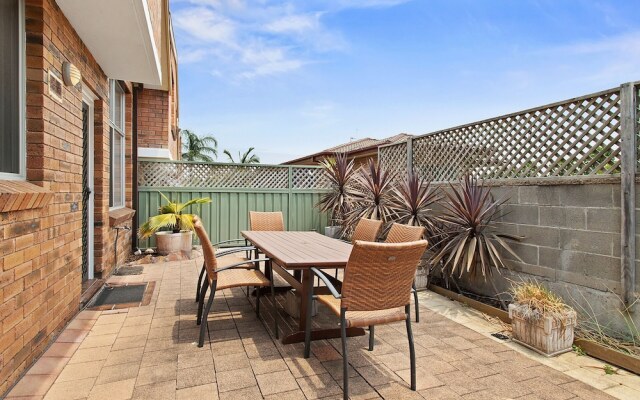 The Pines, 5/4 Messines Street