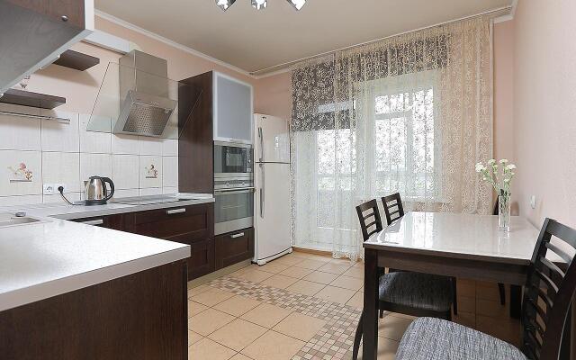 Vgosti на улице Алексеева 22