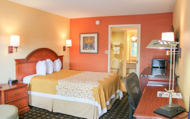 Rose Garden Inn & Suites