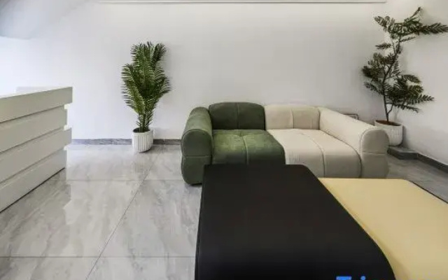 Huarugu Homestay (Guiyang China Resources Yuefu MixC Store)