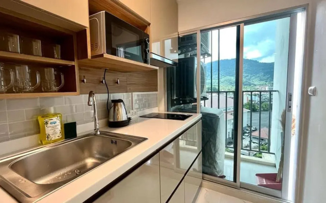 Top Floor One Br Apartment Between Patong hkt City