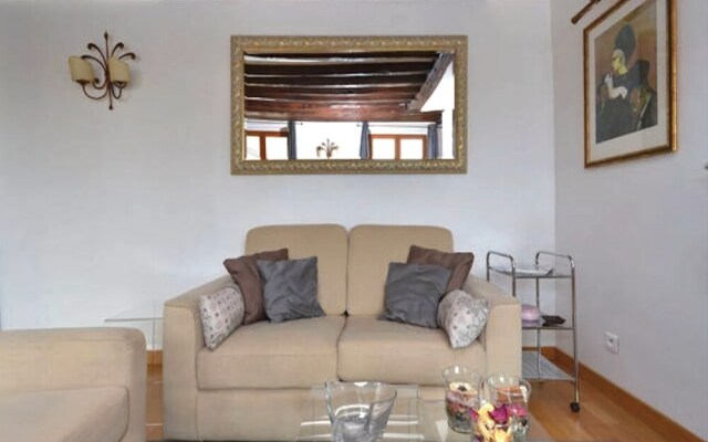 Designer Stay - Bastille Terrace