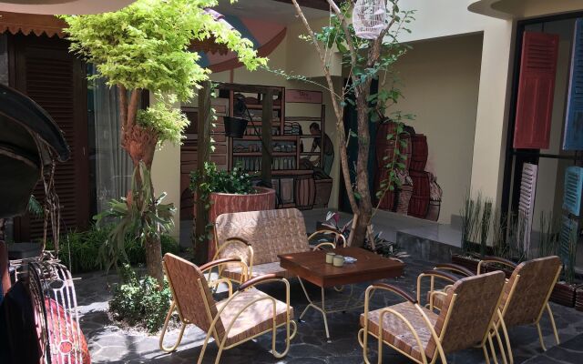 Omah Njonja Bed & Brasserie