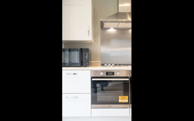 Six Bedroom New-build Detached House In Bicester
