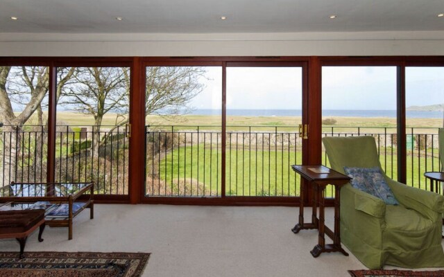 West Links View