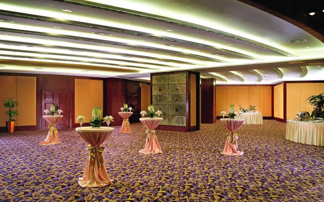 Pavilion Century Tower Hotel