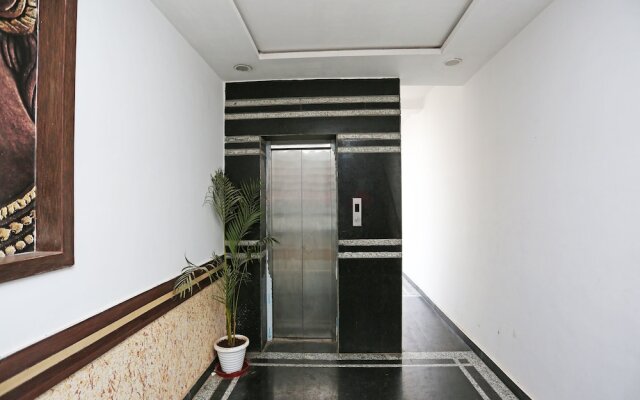 OYO 13125 Hotel Gwal Palace