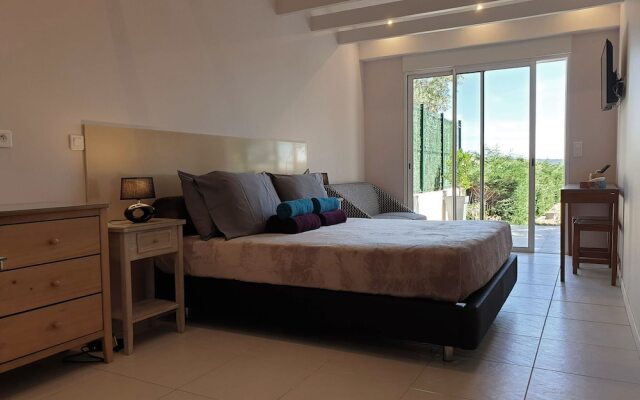 Villa. Near Callian Centre. Private Terrace. Private Garden. Boules Court