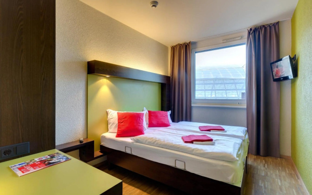 MEININGER Hotel Berlin Hauptbahnhof - Image 7