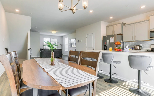 2 Mi to Dtwn Frederick: Updated Townhome
