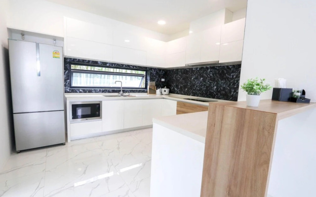 Private Pool Villa in Central Pattaya - Palmc9