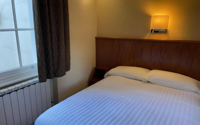 Orchard Hotel
