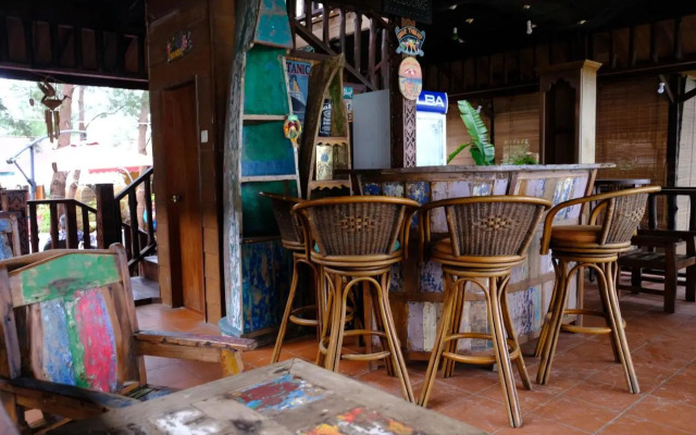 Mari Mari Backpackers Lodge, Mantanani Island