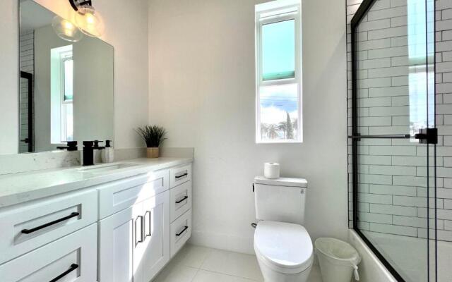 Hollywood Art Gallery House - Iconic LA Views