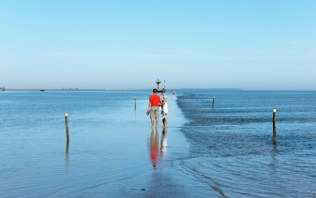 Beautiful house with dishwasher, on a special peninsula