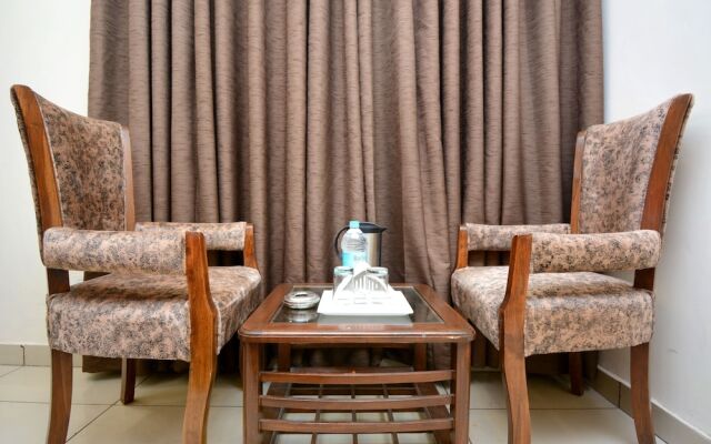 OYO 28335 Hotel Classic