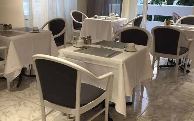 Alkyonides Hotel