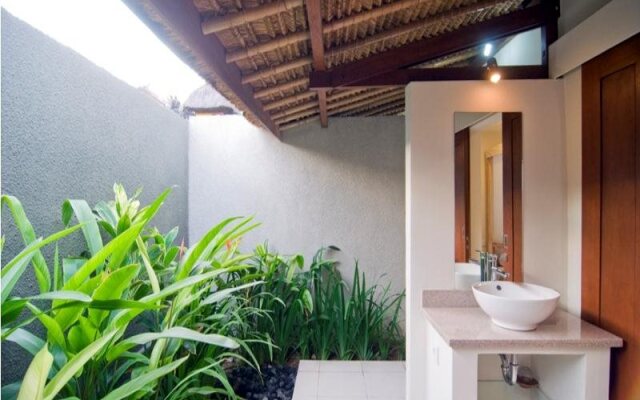 Villa Warna Warni