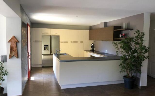 Belle villa 200m² Grimaud (flipers, babyfoot et piscine)