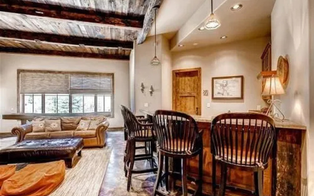 Ski Bridge Lodge by Pinnacle Lodging