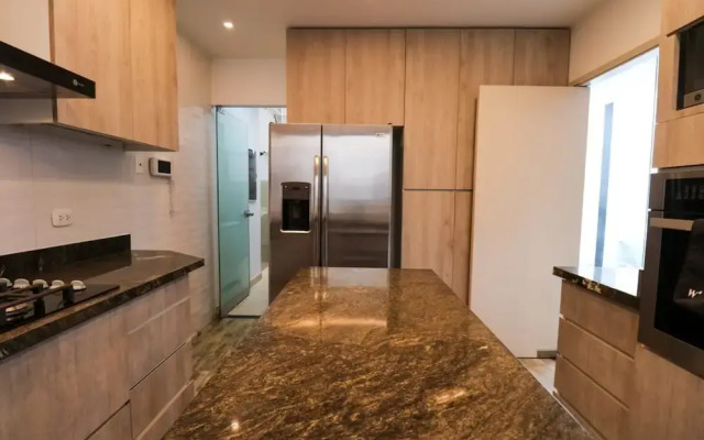 w Stunning House in the Heart of Barranco