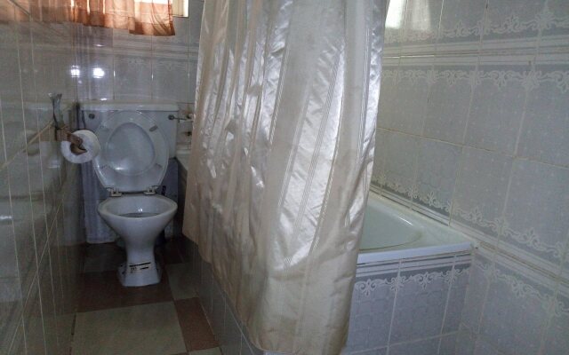 Richanthonio Suites