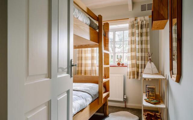 The Stables - Charming 15th-century Rural Bolthole