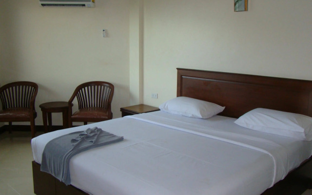 Twin Palms Resort